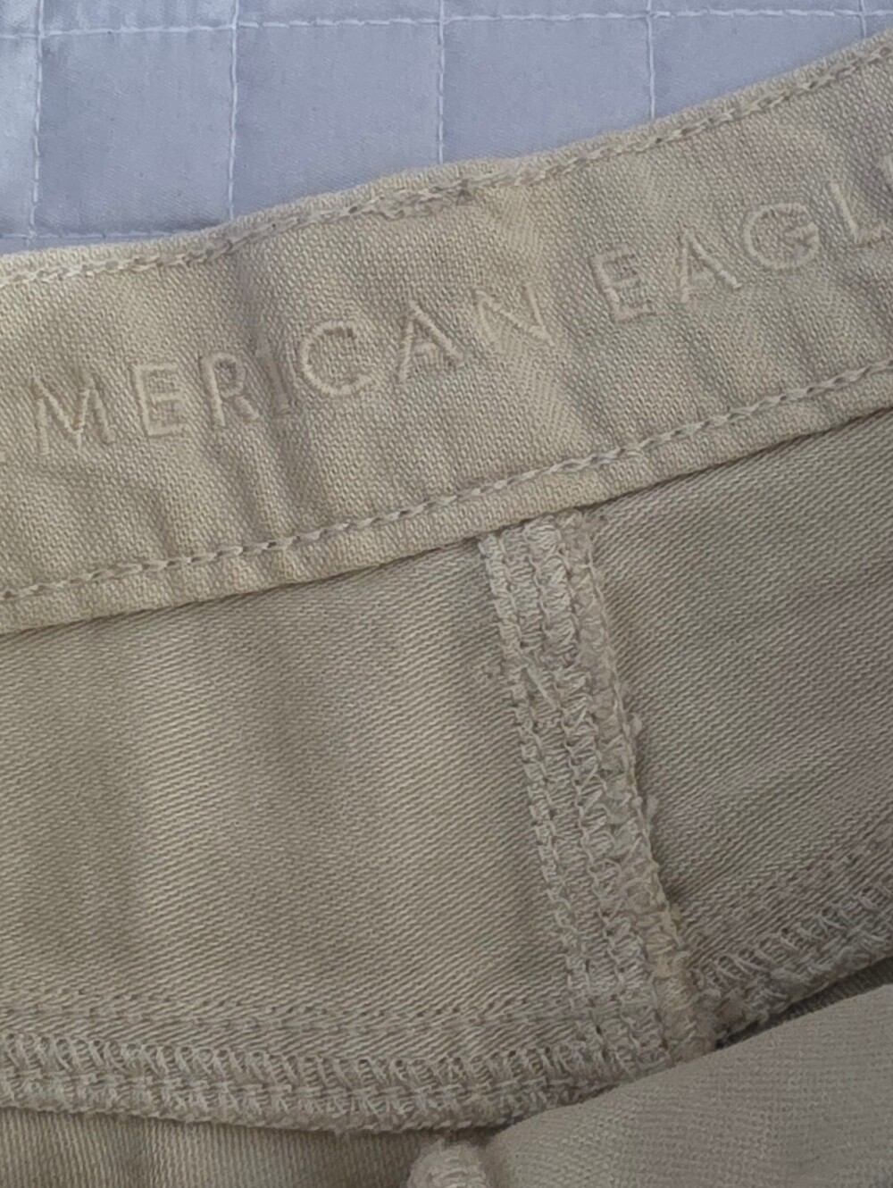 American Eagle Highest Rise Mom Short Cream Distressed Denim Womens 00 - Picture 7 of 9